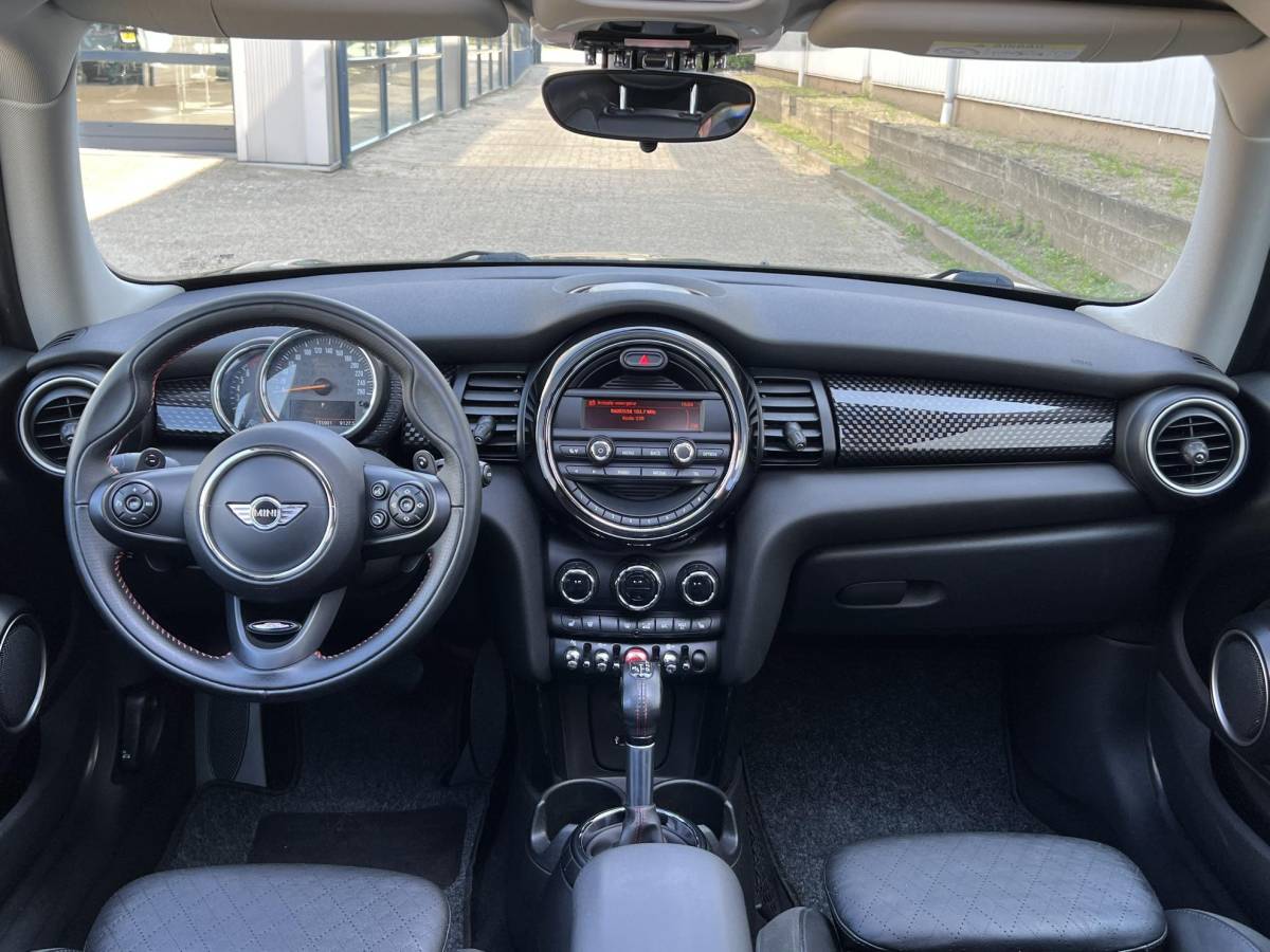 MINI 3-Deurs MINI 3-Deurs 2.0 Cooper S Chili Serious Business JCW pakket / Panoramadak / stoelverw. / 17″ velgen