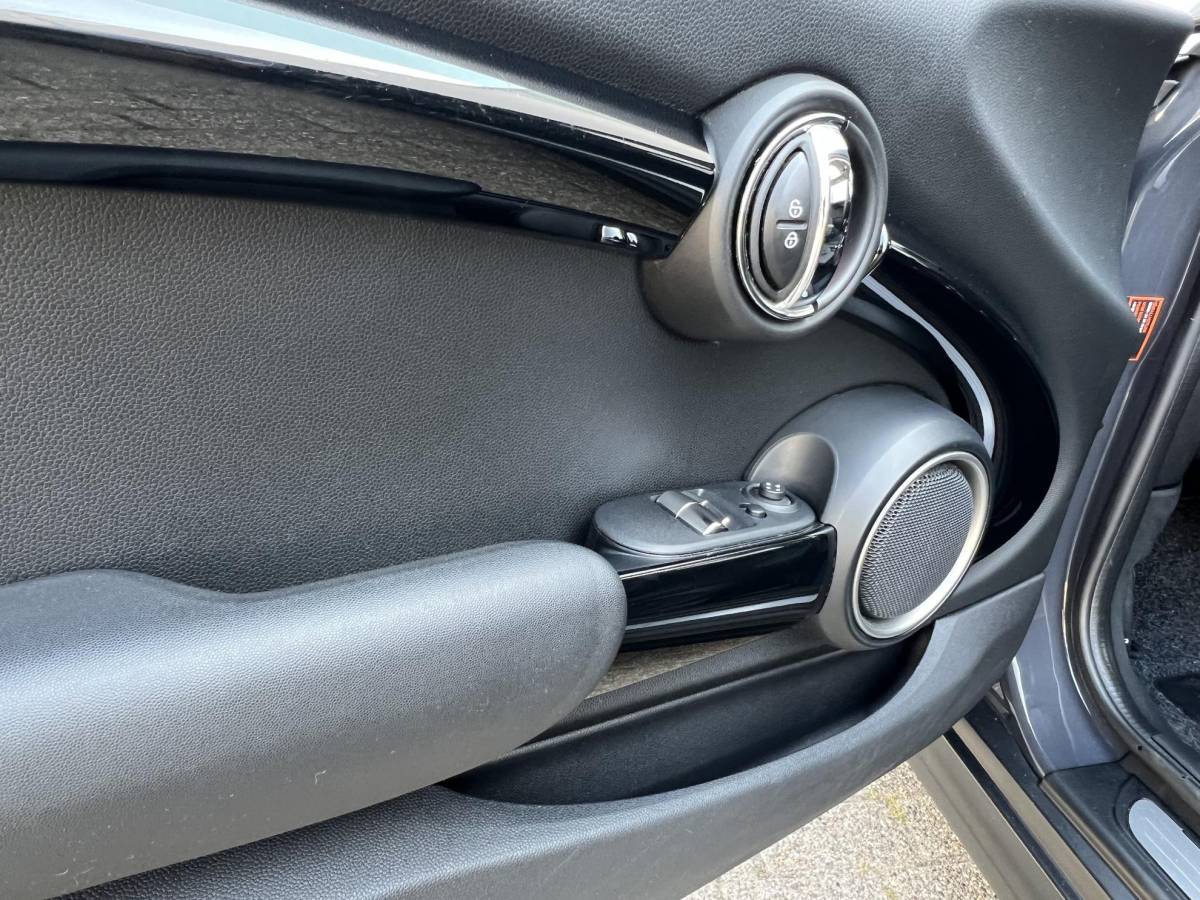 MINI 3-Deurs MINI 3-Deurs 2.0 Cooper S Chili Serious Business JCW pakket / Panoramadak / stoelverw. / 17″ velgen
