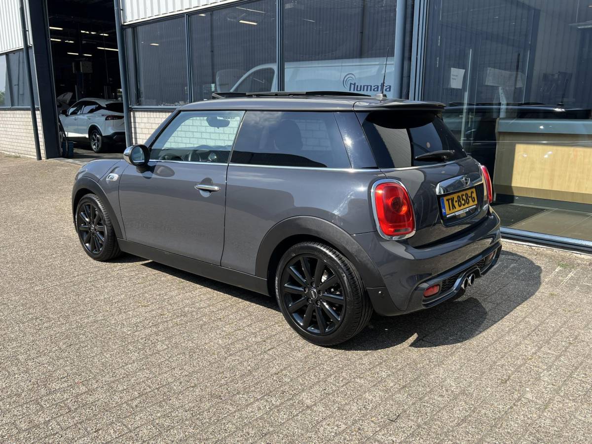 MINI 3-Deurs MINI 3-Deurs 2.0 Cooper S Chili Serious Business JCW pakket / Panoramadak / stoelverw. / 17″ velgen