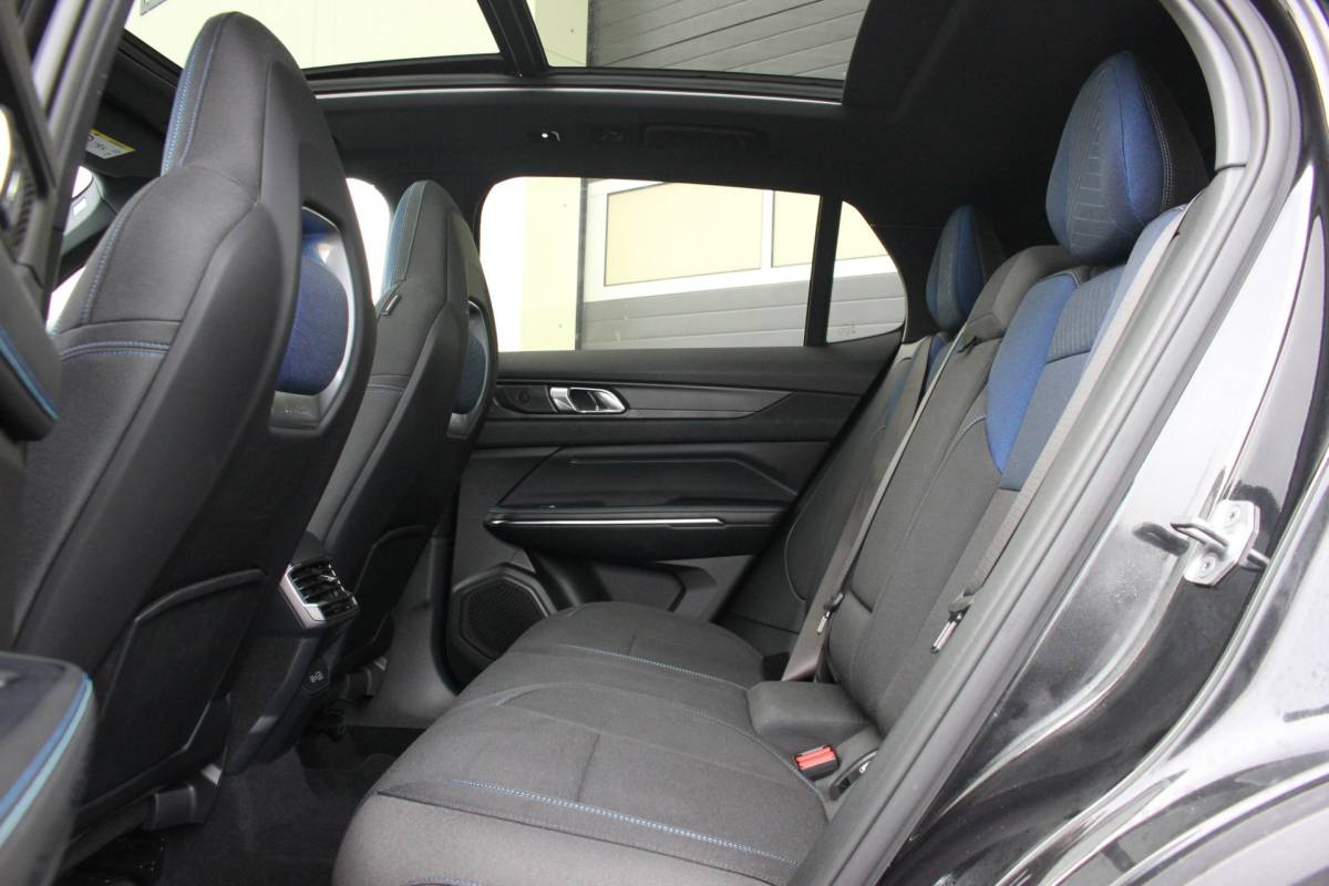 Lynk & Co 01 Lynk & Co 01 1.5 PHEV Plug-in hybrid | Trekhaak| Donkere Hemelbekleding |