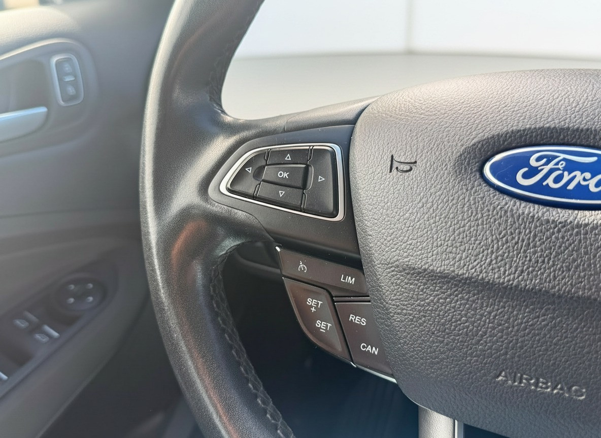 Ford C-MAX Ford C-Max 1.0 Titanium | Sensoren | Airco | Navigatie