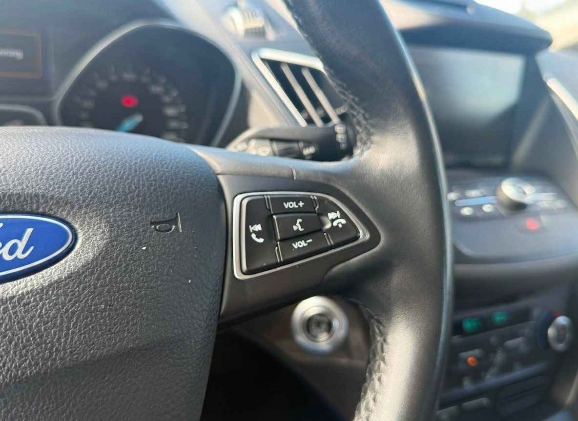 Ford C-MAX Ford C-Max 1.0 Titanium | Sensoren | Airco | Navigatie