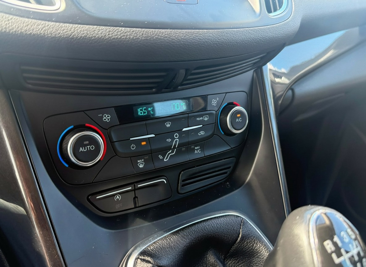 Ford C-MAX Ford C-Max 1.0 Titanium | Sensoren | Airco | Navigatie
