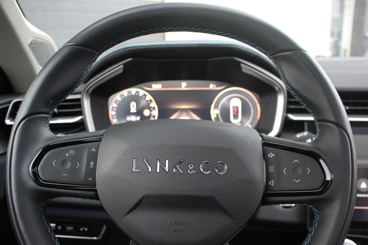 Lynk & Co 01 Lynk & Co 01 1.5 PHEV Plug-in hybrid | NAP | Black Edition| Panoramadak |