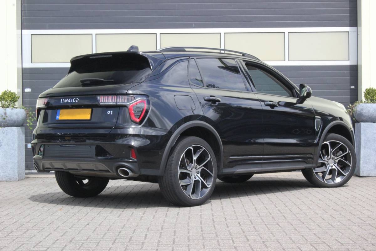 Lynk & Co 01 Lynk & Co 01 1.5 PHEV Plug-in hybrid | NAP | Black Edition| Panoramadak |