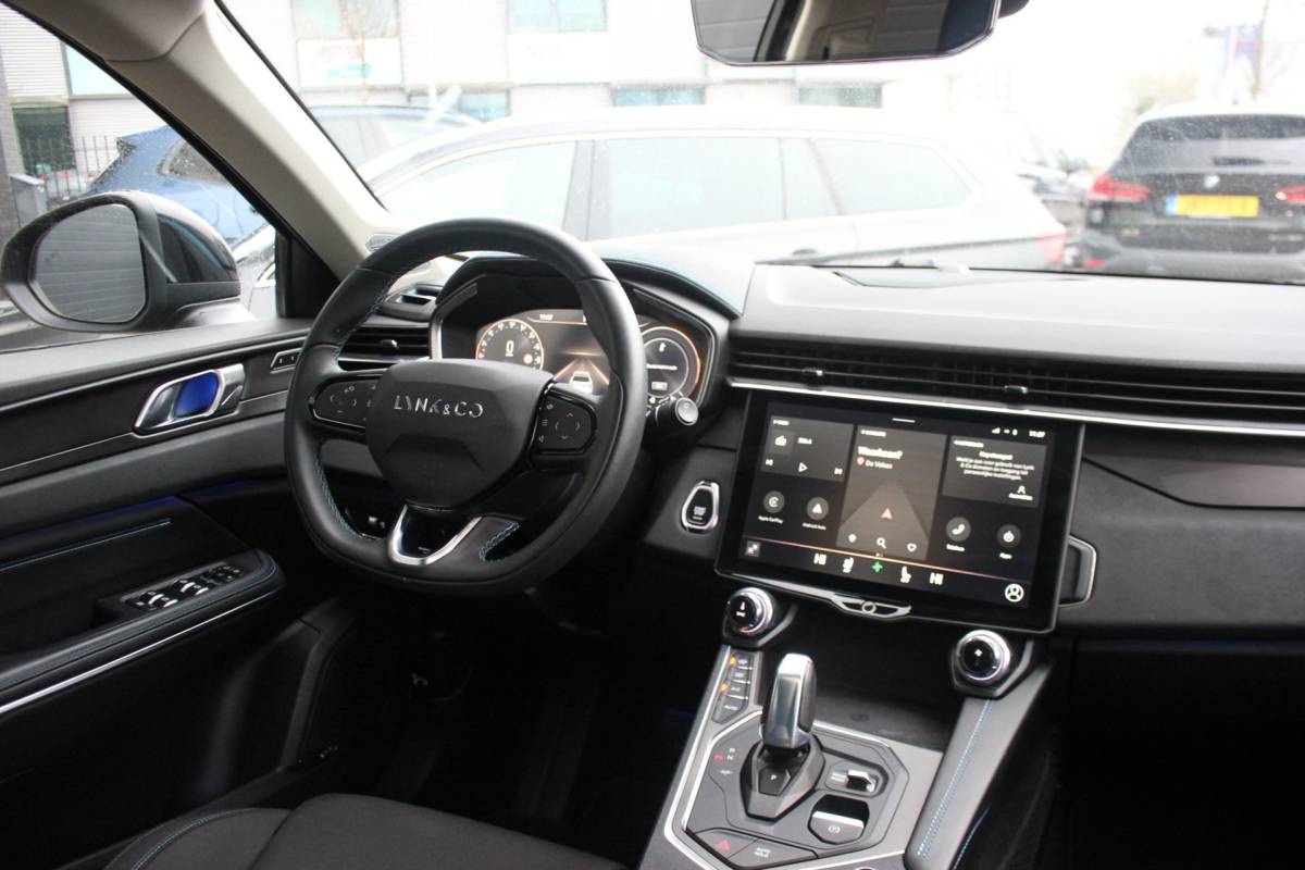 Lynk & Co 01 Lynk & Co 01 1.5 PHEV Plug-in hybrid | NAP | Black Edition| Panoramadak |