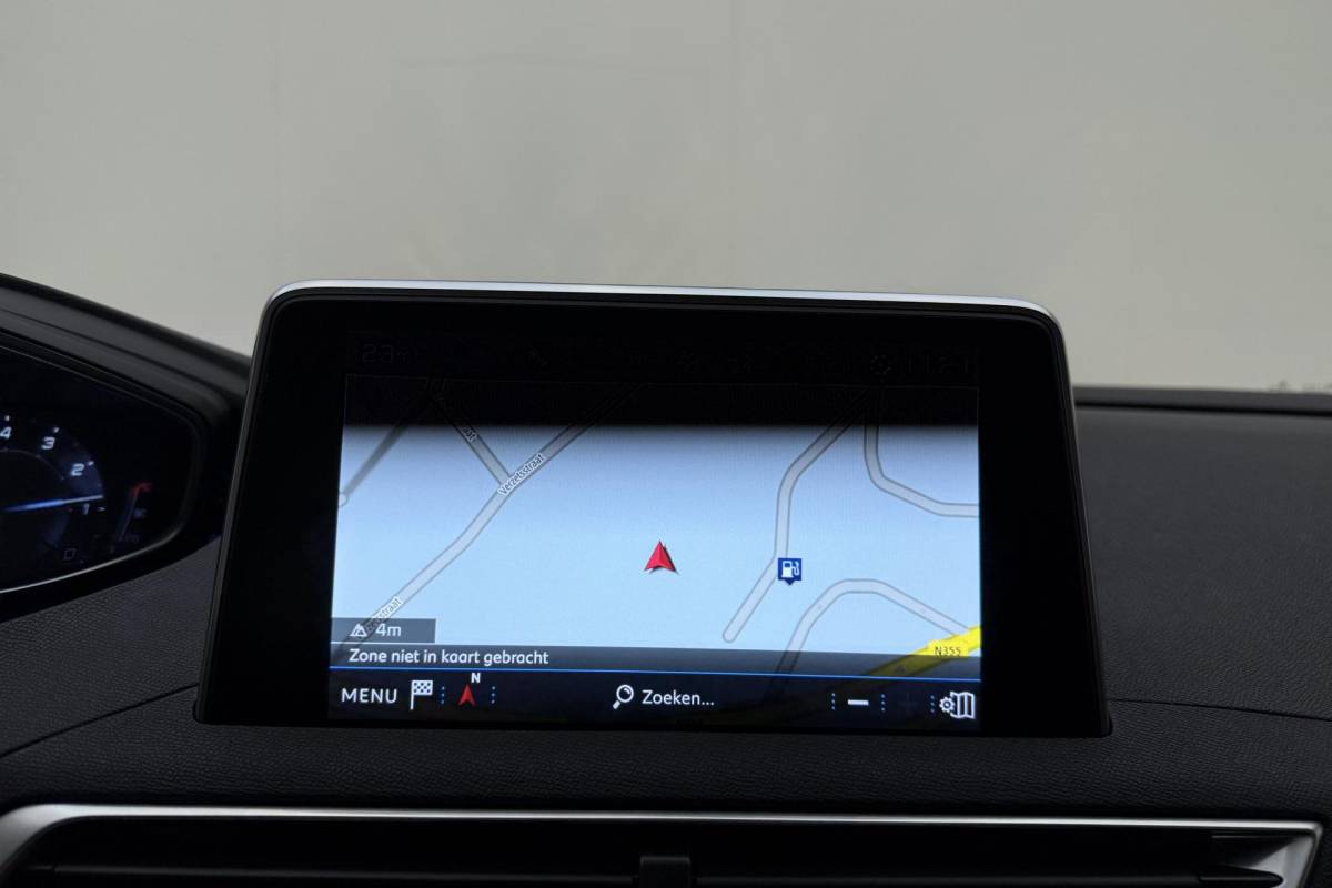 Peugeot 3008 Peugeot 3008 1.2 PureTech Blue Lease Executive Camera l Climate Control l Cruise Control l Apple Carplay & Android Auto l PDC voor en achter l Bluetooth l Lichtmetalen Velgen l Afneembare Trekhaak