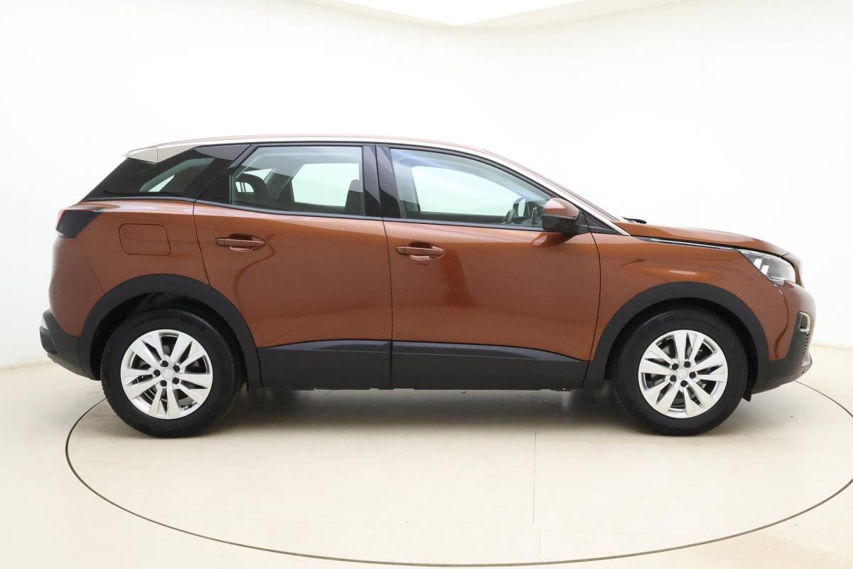 Peugeot 3008 Peugeot 3008 1.2 PureTech Blue Lease Executive Camera l Climate Control l Cruise Control l Apple Carplay & Android Auto l PDC voor en achter l Bluetooth l Lichtmetalen Velgen l Afneembare Trekhaak
