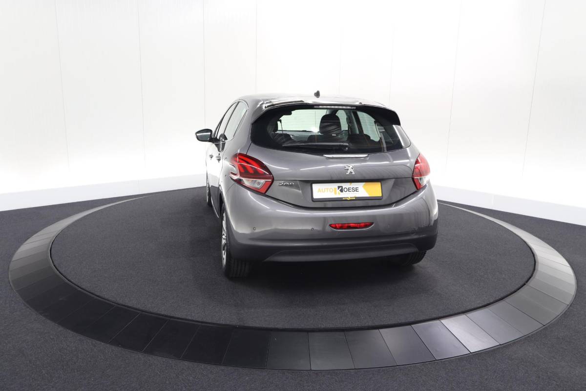 Peugeot 208 Peugeot 208 PureTech 82 Blue Lease Allure | Parkeersensoren | Climate Control | Apple Carplay | 16 Inch Lichtmetalen Velgen