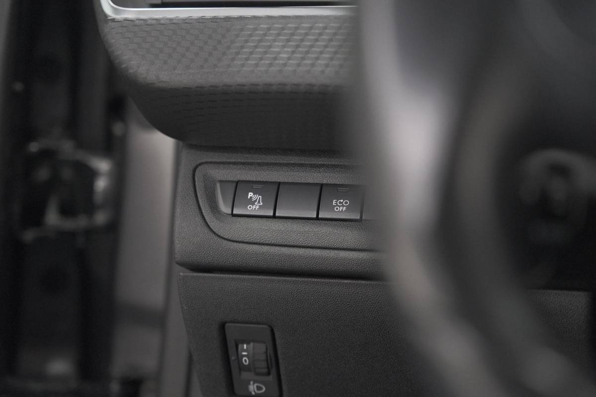 Peugeot 208 Peugeot 208 PureTech 82 Blue Lease Allure | Parkeersensoren | Climate Control | Apple Carplay | 16 Inch Lichtmetalen Velgen