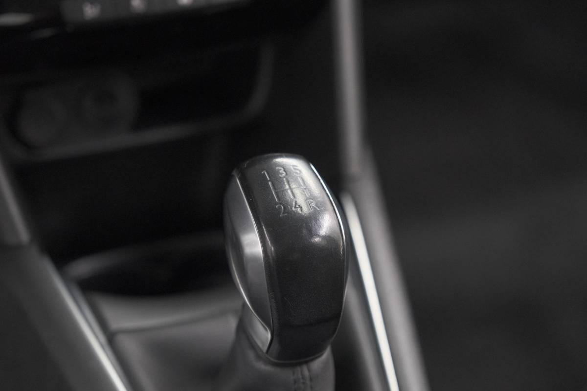 Peugeot 208 Peugeot 208 PureTech 82 Blue Lease Allure | Parkeersensoren | Climate Control | Apple Carplay | 16 Inch Lichtmetalen Velgen