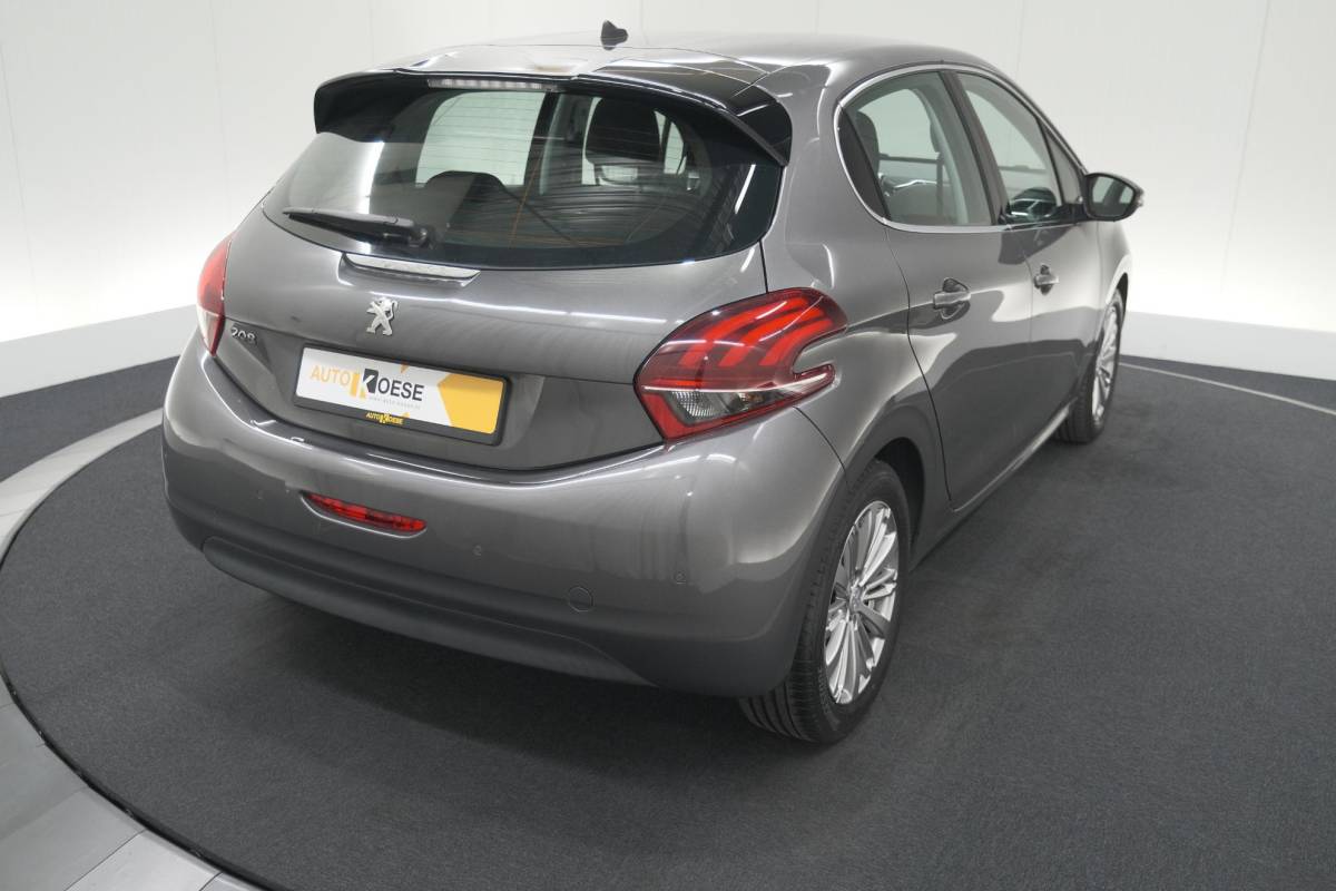 Peugeot 208 Peugeot 208 PureTech 82 Blue Lease Allure | Parkeersensoren | Climate Control | Apple Carplay | 16 Inch Lichtmetalen Velgen