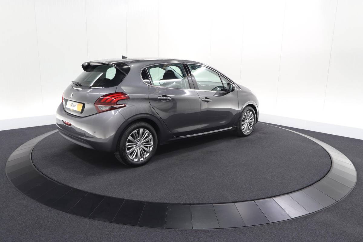 Peugeot 208 Peugeot 208 PureTech 82 Blue Lease Allure | Parkeersensoren | Climate Control | Apple Carplay | 16 Inch Lichtmetalen Velgen