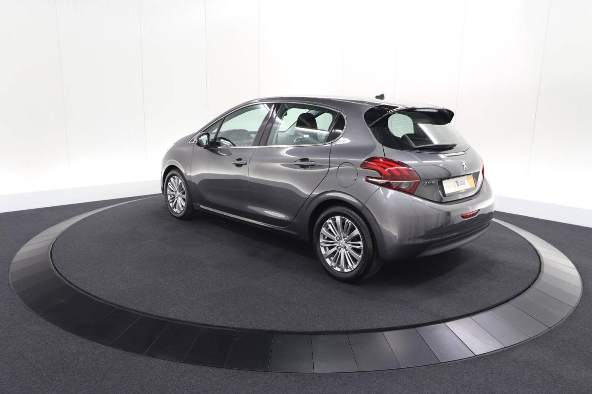 Peugeot 208 Peugeot 208 PureTech 82 Blue Lease Allure | Parkeersensoren | Climate Control | Apple Carplay | 16 Inch Lichtmetalen Velgen