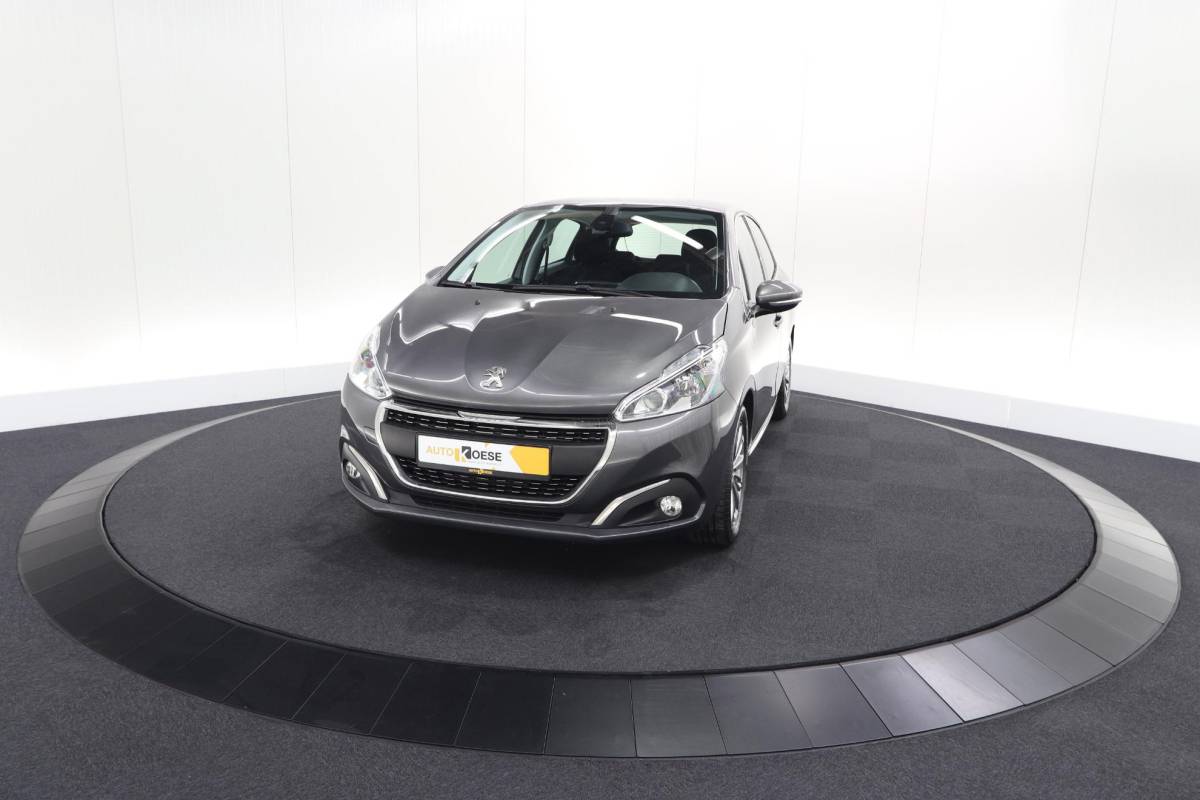 Peugeot 208 Peugeot 208 PureTech 82 Blue Lease Allure | Parkeersensoren | Climate Control | Apple Carplay | 16 Inch Lichtmetalen Velgen