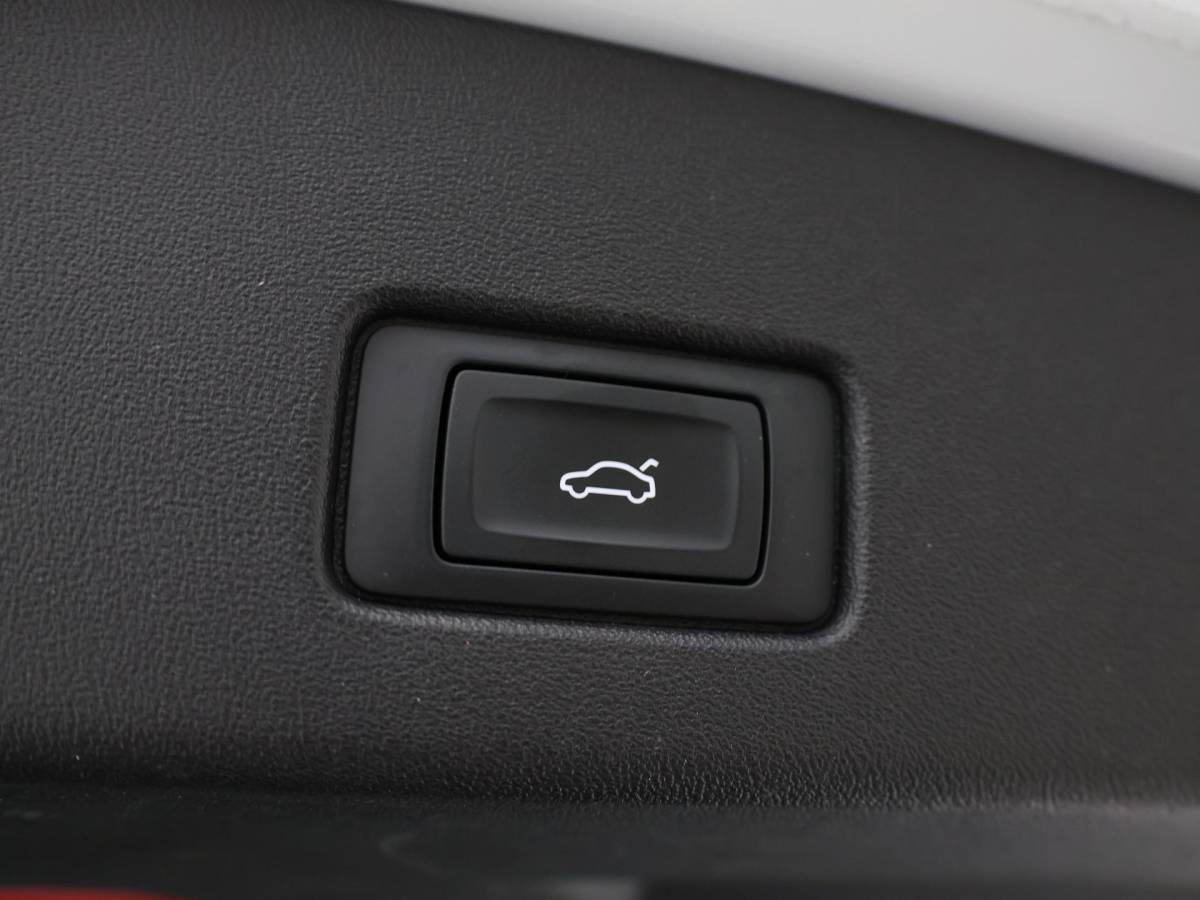 Audi Q4 e-tron Audi Q4 e-tron 40 204pk Launch edition Advanced Plus 77 kWh · SOH 95,9% · Camera · Apple/Android Car Play · Navigatie · Stoelverwarming · Warmtepomp · 20” Inch ·