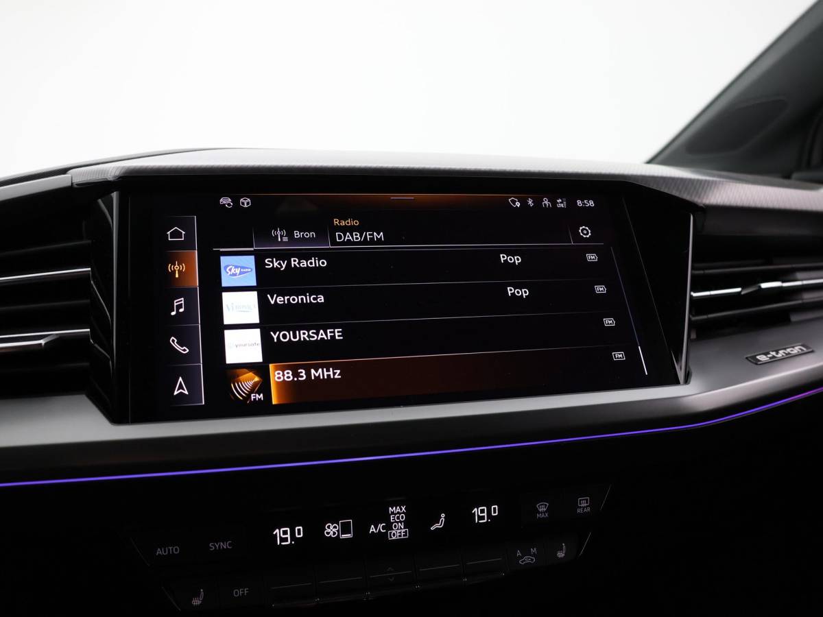 Audi Q4 e-tron Audi Q4 e-tron 40 204pk Launch edition Advanced Plus 77 kWh · SOH 95,9% · Camera · Apple/Android Car Play · Navigatie · Stoelverwarming · Warmtepomp · 20” Inch ·
