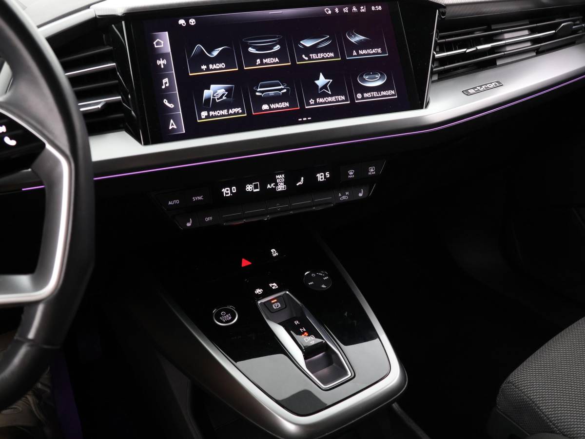 Audi Q4 e-tron Audi Q4 e-tron 40 204pk Launch edition Advanced Plus 77 kWh · SOH 95,9% · Camera · Apple/Android Car Play · Navigatie · Stoelverwarming · Warmtepomp · 20” Inch ·