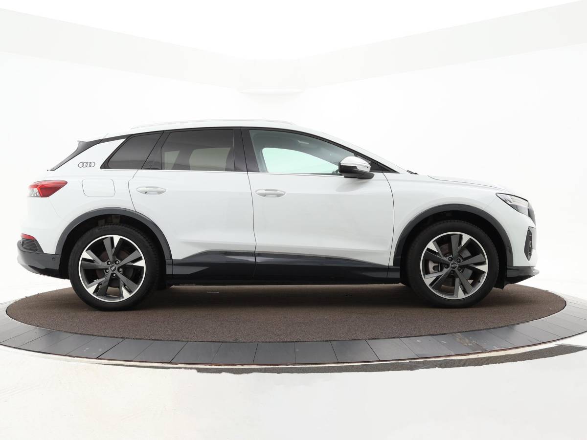 Audi Q4 e-tron Audi Q4 e-tron 40 204pk Launch edition Advanced Plus 77 kWh · SOH 95,9% · Camera · Apple/Android Car Play · Navigatie · Stoelverwarming · Warmtepomp · 20” Inch ·