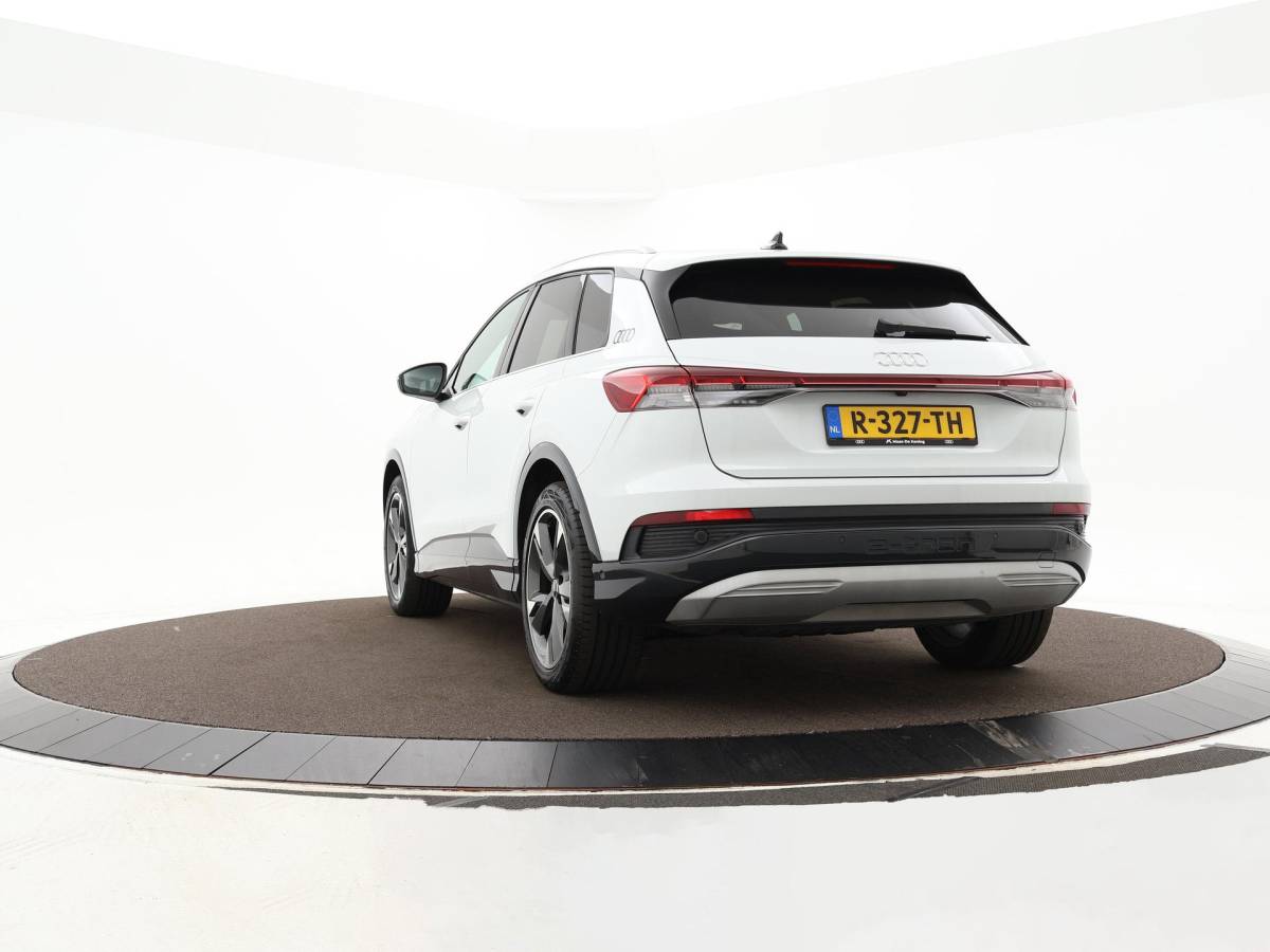 Audi Q4 e-tron Audi Q4 e-tron 40 204pk Launch edition Advanced Plus 77 kWh · SOH 95,9% · Camera · Apple/Android Car Play · Navigatie · Stoelverwarming · Warmtepomp · 20” Inch ·