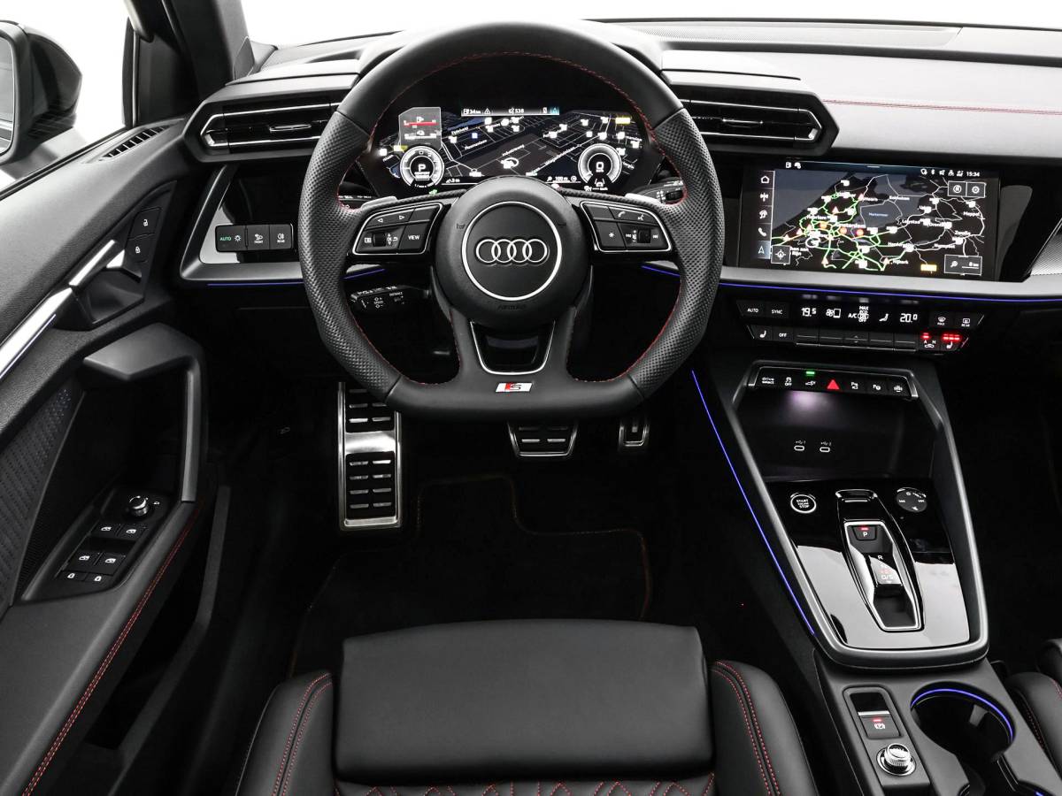 Audi A3 Audi A3 Sportback 1.5 e-hybrid 272pk S-Tronic S edition Competition · Panoramadak · Camera · Leder Nappa · Elek. Bestuurdersstoel · Elek. Achterklep · Garantie t/m 23-10-2030 of 100.000km