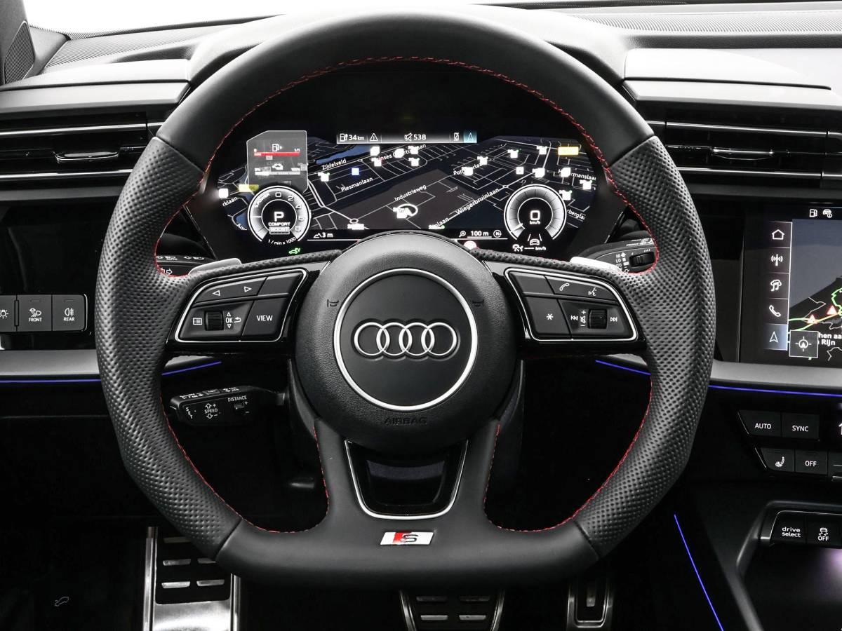 Audi A3 Audi A3 Sportback 1.5 e-hybrid 272pk S-Tronic S edition Competition · Panoramadak · Camera · Leder Nappa · Elek. Bestuurdersstoel · Elek. Achterklep · Garantie t/m 23-10-2030 of 100.000km