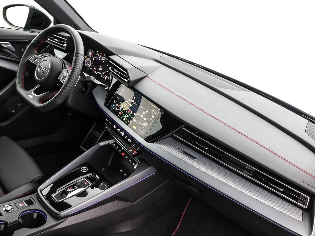Audi A3 Audi A3 Sportback 1.5 e-hybrid 272pk S-Tronic S edition Competition · Panoramadak · Camera · Leder Nappa · Elek. Bestuurdersstoel · Elek. Achterklep · Garantie t/m 23-10-2030 of 100.000km