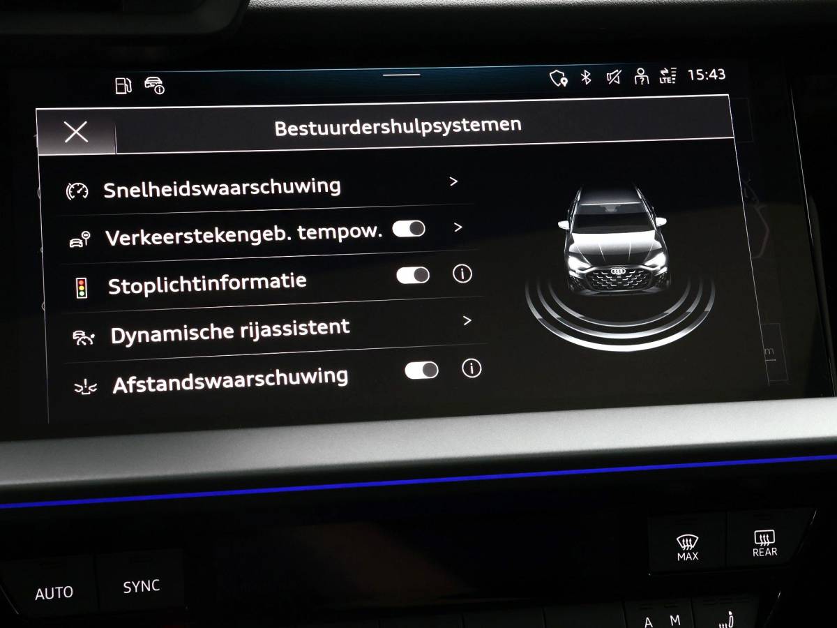 Audi A3 Audi A3 Sportback 1.5 e-hybrid 272pk S-Tronic S edition Competition · Panoramadak · Camera · Leder Nappa · Elek. Bestuurdersstoel · Elek. Achterklep · Garantie t/m 23-10-2030 of 100.000km
