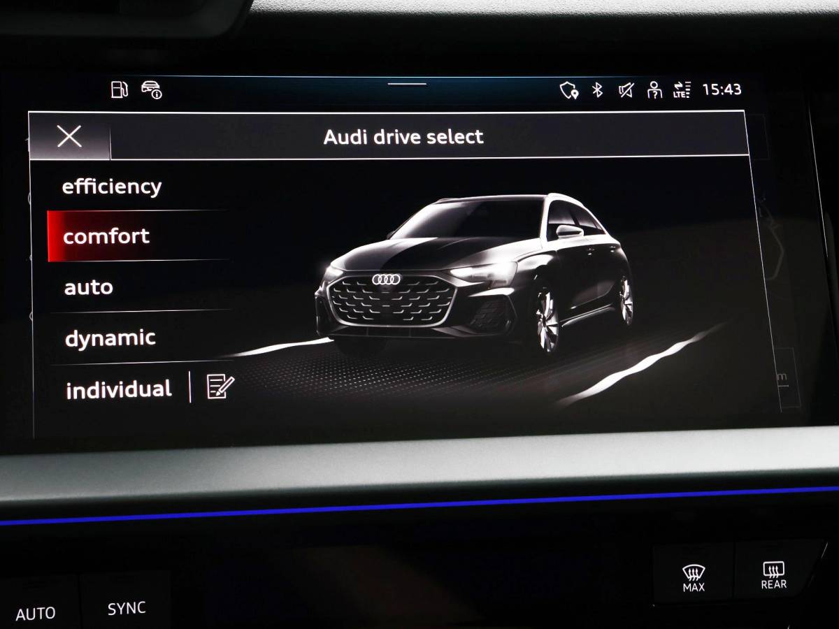 Audi A3 Audi A3 Sportback 1.5 e-hybrid 272pk S-Tronic S edition Competition · Panoramadak · Camera · Leder Nappa · Elek. Bestuurdersstoel · Elek. Achterklep · Garantie t/m 23-10-2030 of 100.000km