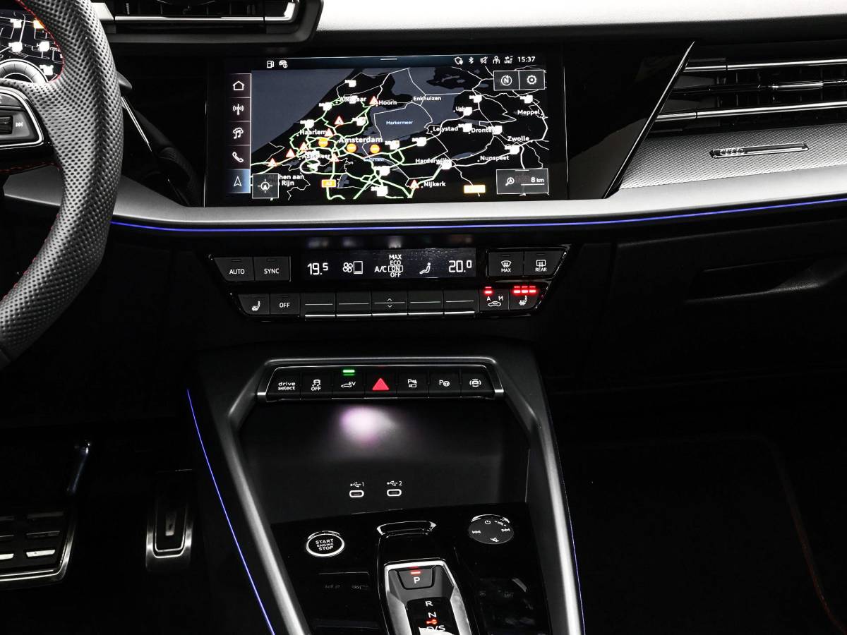Audi A3 Audi A3 Sportback 1.5 e-hybrid 272pk S-Tronic S edition Competition · Panoramadak · Camera · Leder Nappa · Elek. Bestuurdersstoel · Elek. Achterklep · Garantie t/m 23-10-2030 of 100.000km
