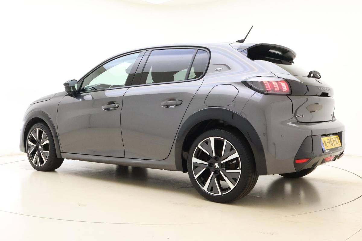 Peugeot 208 Peugeot 208 1.2T 100pk GT 3D-Cockpit l Keyless l | Achteruitrijcamera | LED l Voorstoelen Verwarmd l Apple Carplay & Android Auto 10” l Navigatie l Lichtmetalen Velgen l Parkeersensoren