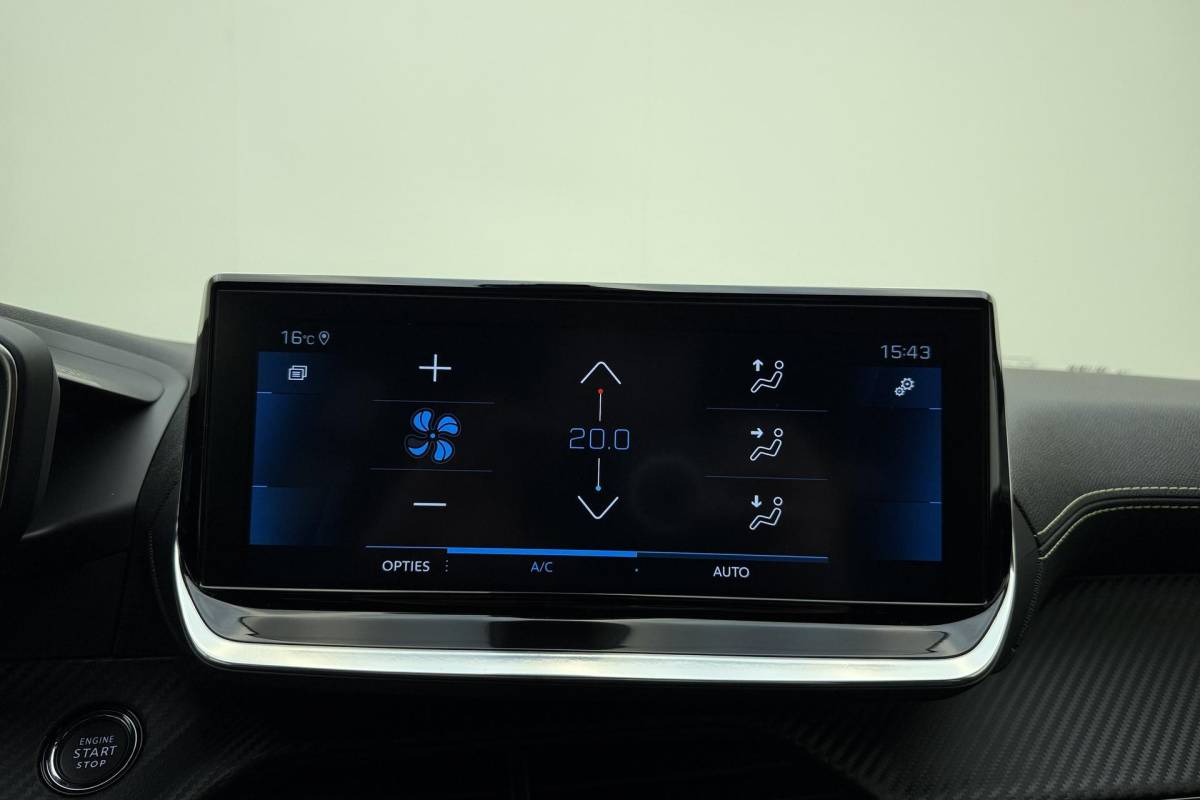 Peugeot 208 Peugeot 208 1.2T 100pk GT 3D-Cockpit l Keyless l | Achteruitrijcamera | LED l Voorstoelen Verwarmd l Apple Carplay & Android Auto 10” l Navigatie l Lichtmetalen Velgen l Parkeersensoren