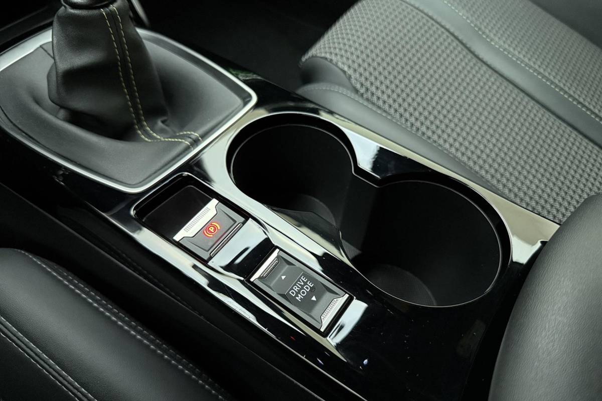 Peugeot 208 Peugeot 208 1.2T 100pk GT 3D-Cockpit l Keyless l | Achteruitrijcamera | LED l Voorstoelen Verwarmd l Apple Carplay & Android Auto 10” l Navigatie l Lichtmetalen Velgen l Parkeersensoren