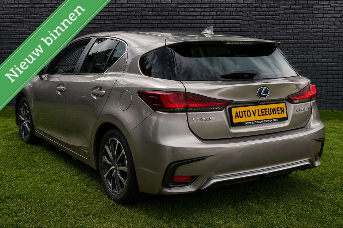 Lexus CT Lexus CT 200h Luxury Line Hybrid NAVI/CAMERA/STOELVW/LEDER/ETC.!
