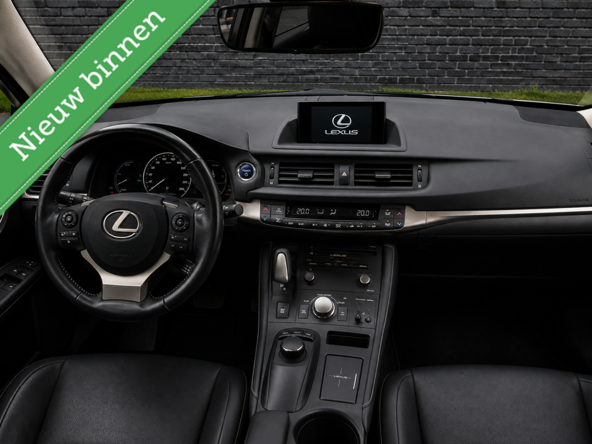 Lexus CT Lexus CT 200h Luxury Line Hybrid NAVI/CAMERA/STOELVW/LEDER/ETC.!