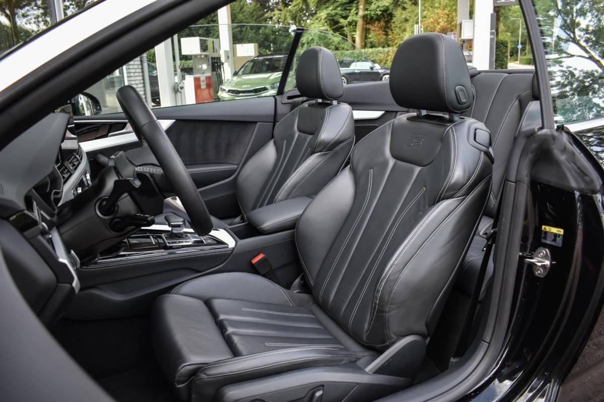 Audi A5 Audi A5 Cabriolet 40 TFSI S edition Leder B&O Elc Stoel Airscarf BTW
