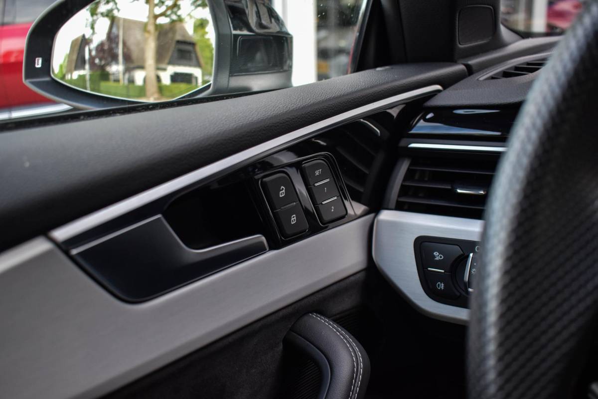 Audi A5 Audi A5 Cabriolet 40 TFSI S edition Leder B&O Elc Stoel Airscarf BTW