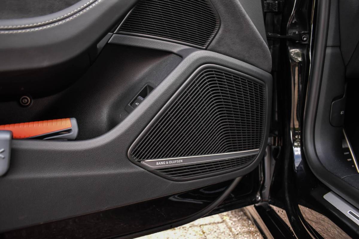 Audi A5 Audi A5 Cabriolet 40 TFSI S edition Leder B&O Elc Stoel Airscarf BTW