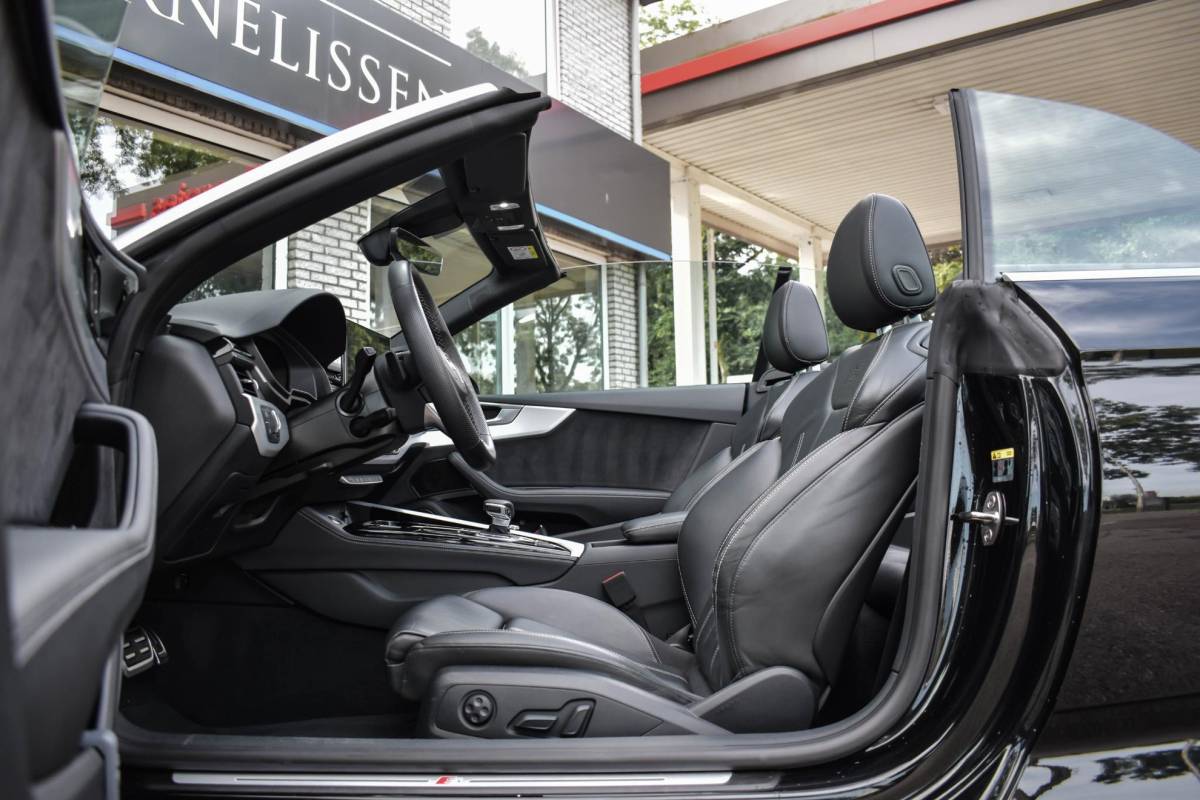 Audi A5 Audi A5 Cabriolet 40 TFSI S edition Leder B&O Elc Stoel Airscarf BTW