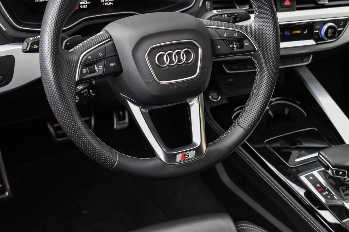 Audi A5 Audi A5 Cabriolet 40 TFSI S edition Leder B&O Elc Stoel Airscarf BTW