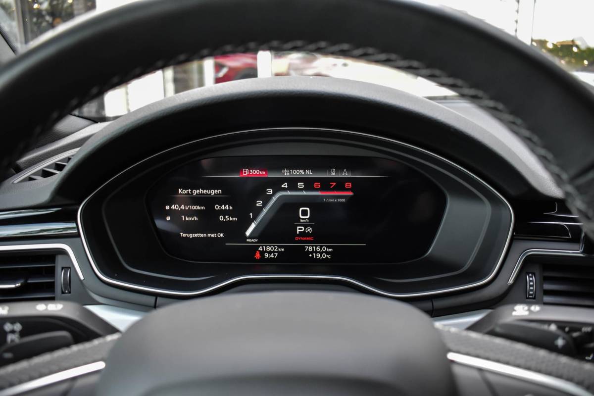 Audi A5 Audi A5 Cabriolet 40 TFSI S edition Leder B&O Elc Stoel Airscarf BTW
