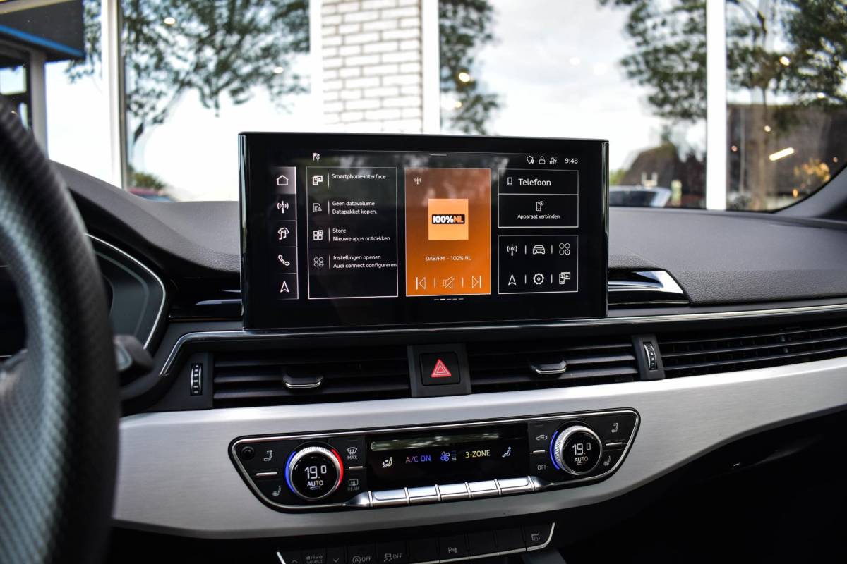 Audi A5 Audi A5 Cabriolet 40 TFSI S edition Leder B&O Elc Stoel Airscarf BTW