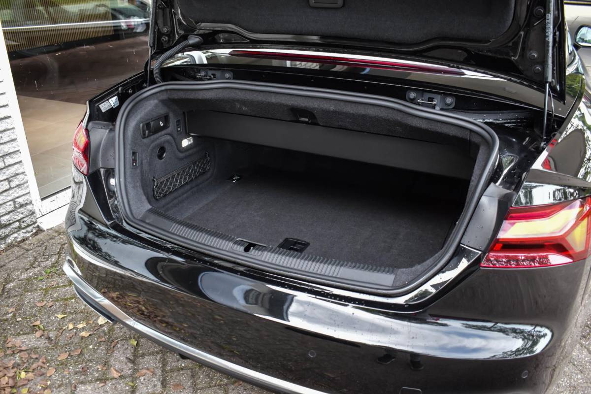 Audi A5 Audi A5 Cabriolet 40 TFSI S edition Leder B&O Elc Stoel Airscarf BTW