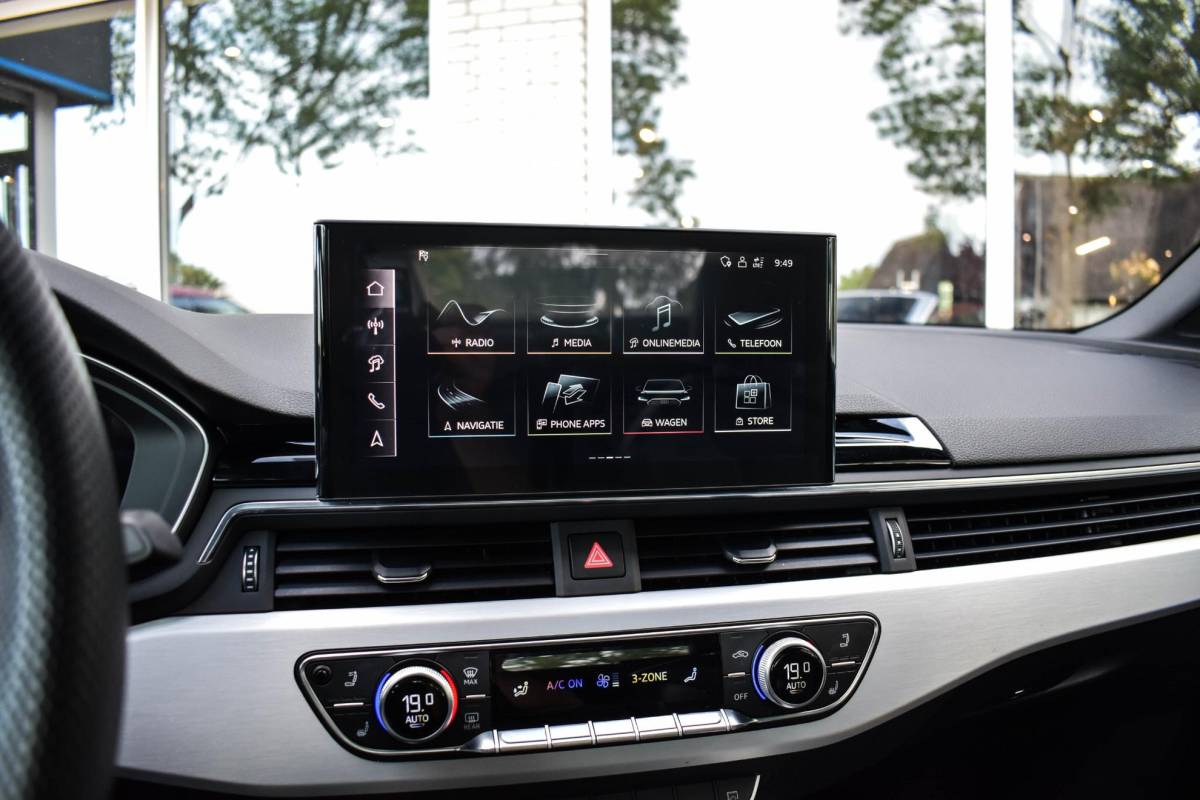 Audi A5 Audi A5 Cabriolet 40 TFSI S edition Leder B&O Elc Stoel Airscarf BTW