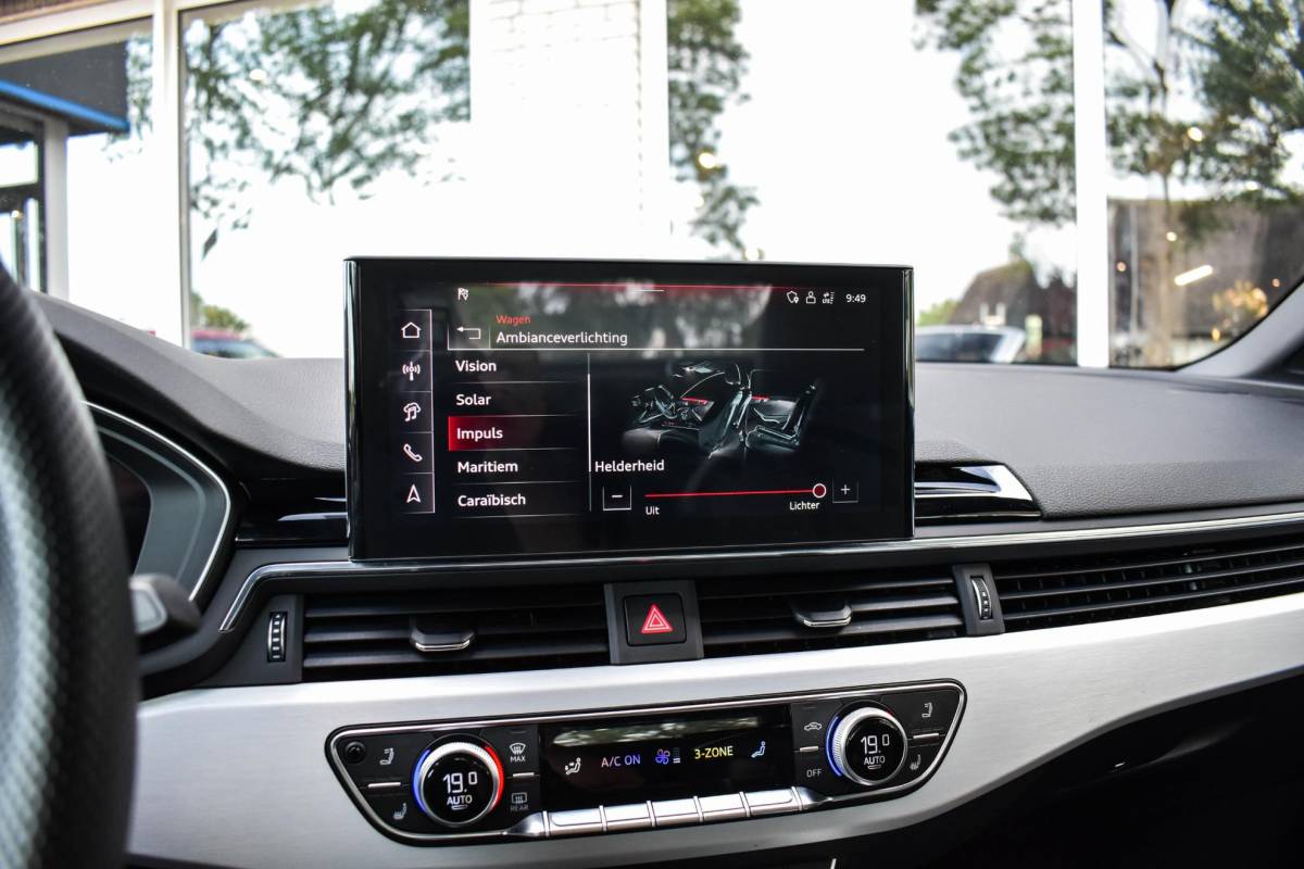 Audi A5 Audi A5 Cabriolet 40 TFSI S edition Leder B&O Elc Stoel Airscarf BTW