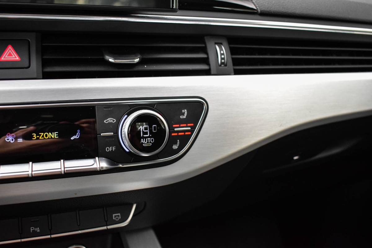 Audi A5 Audi A5 Cabriolet 40 TFSI S edition Leder B&O Elc Stoel Airscarf BTW