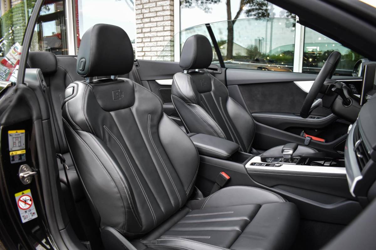 Audi A5 Audi A5 Cabriolet 40 TFSI S edition Leder B&O Elc Stoel Airscarf BTW