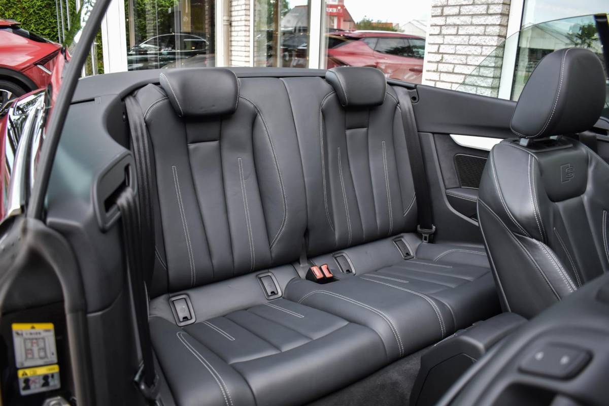 Audi A5 Audi A5 Cabriolet 40 TFSI S edition Leder B&O Elc Stoel Airscarf BTW