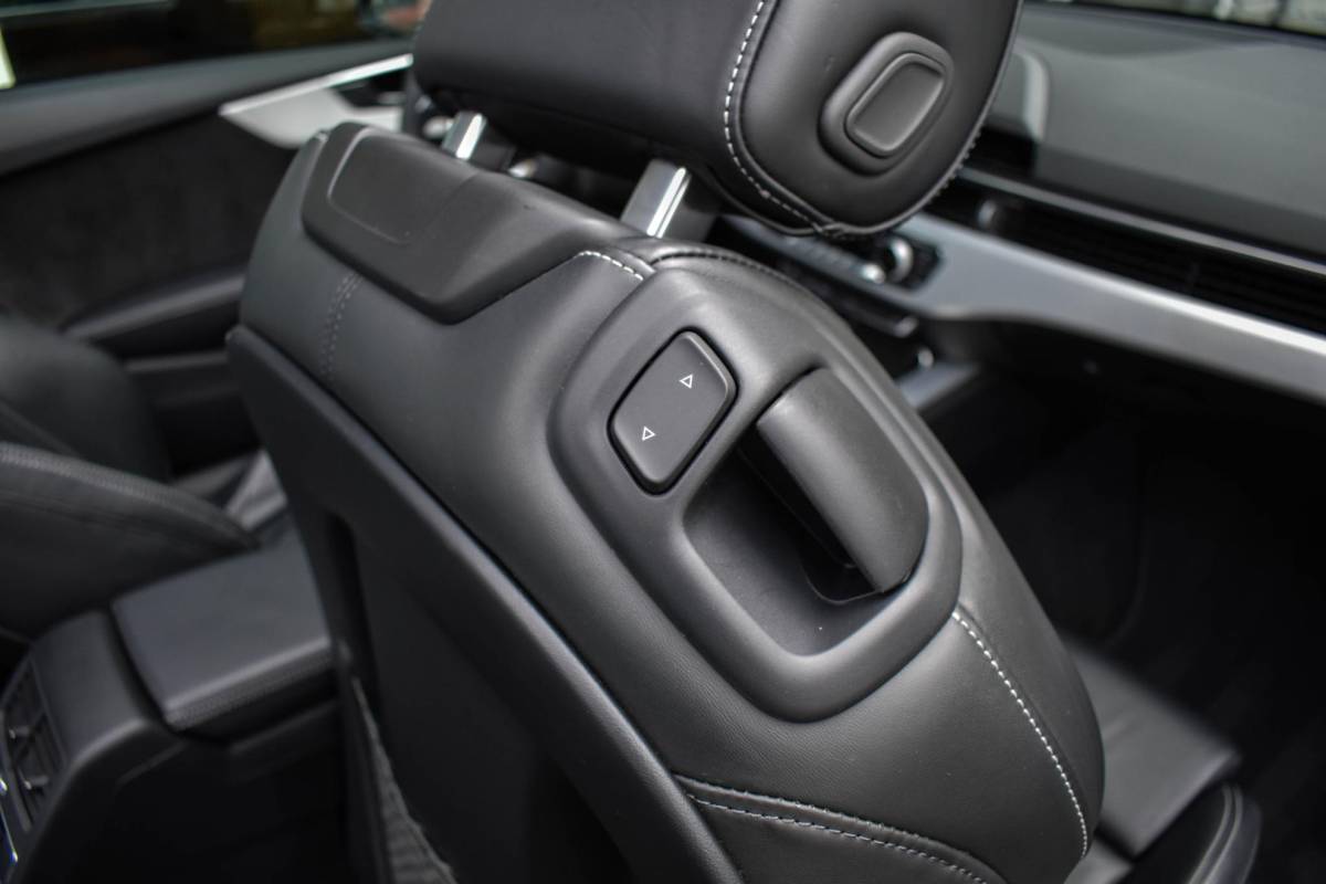 Audi A5 Audi A5 Cabriolet 40 TFSI S edition Leder B&O Elc Stoel Airscarf BTW