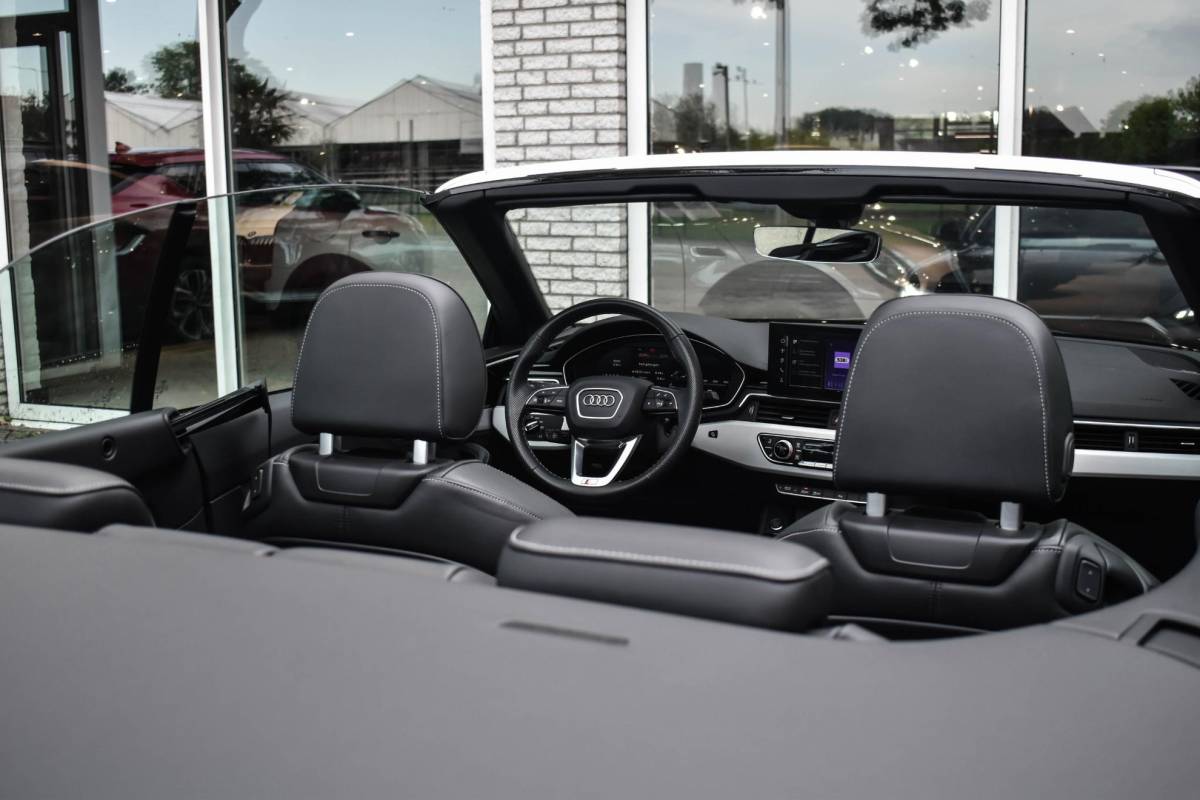 Audi A5 Audi A5 Cabriolet 40 TFSI S edition Leder B&O Elc Stoel Airscarf BTW